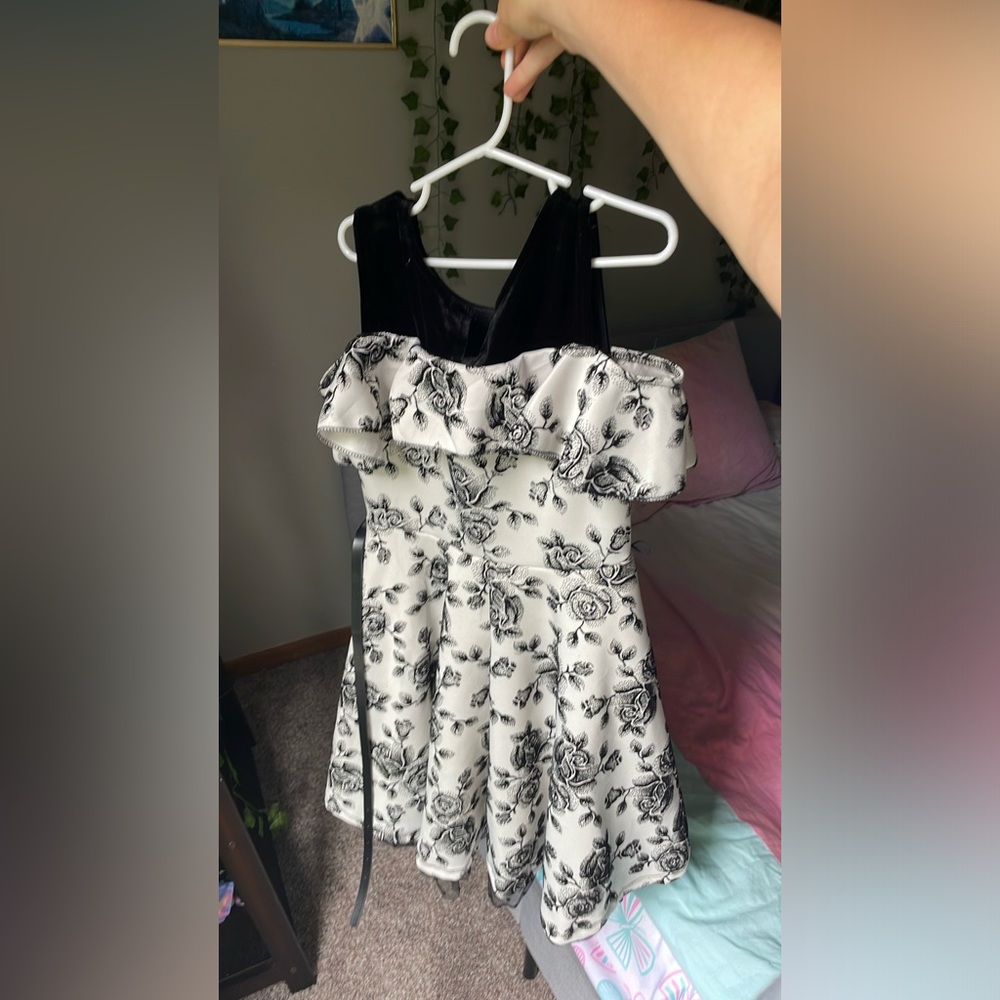 Black and white dress for girls